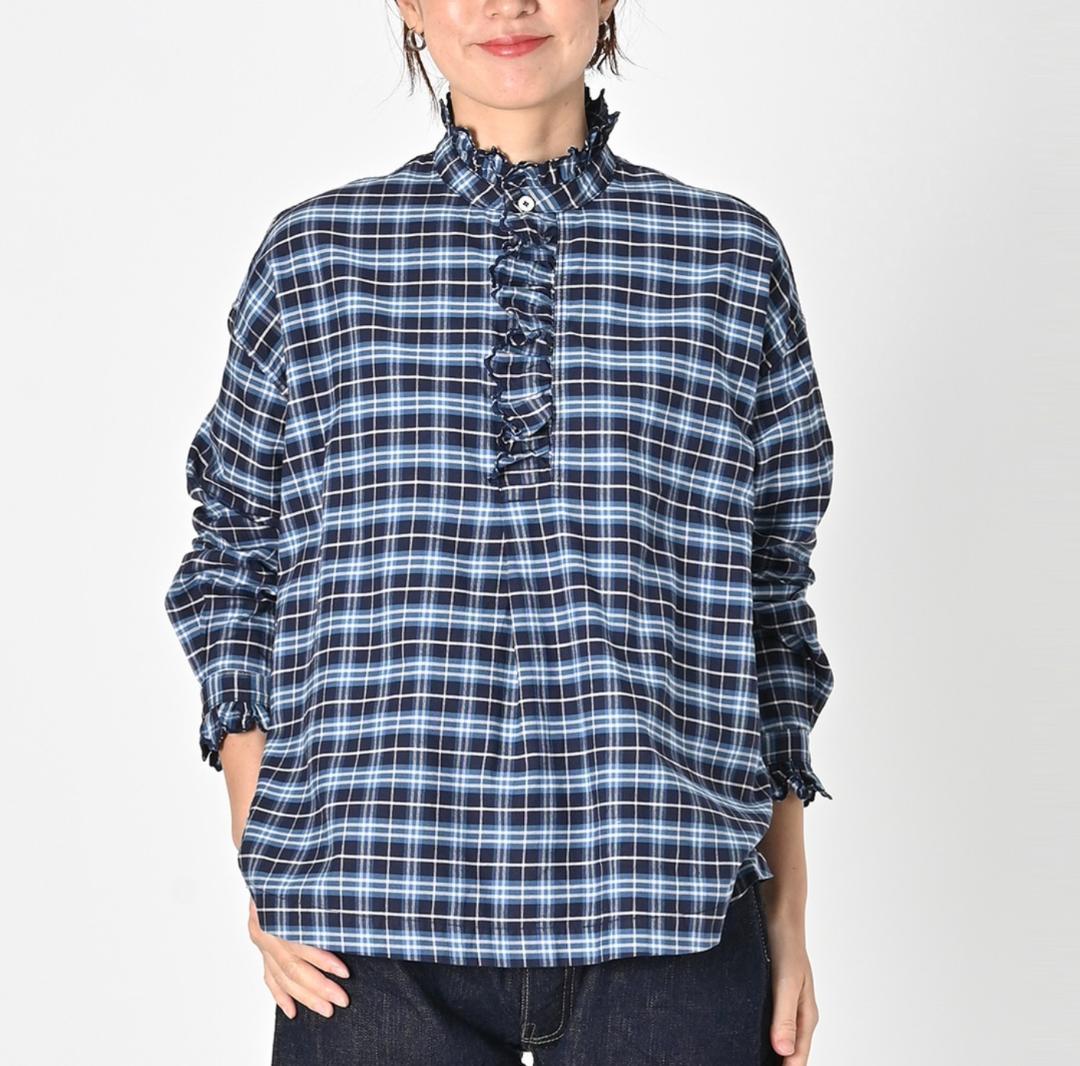 美品・現行品✨45R 　薄オックスのカットワークプルシャツ　R刺繍　フリル