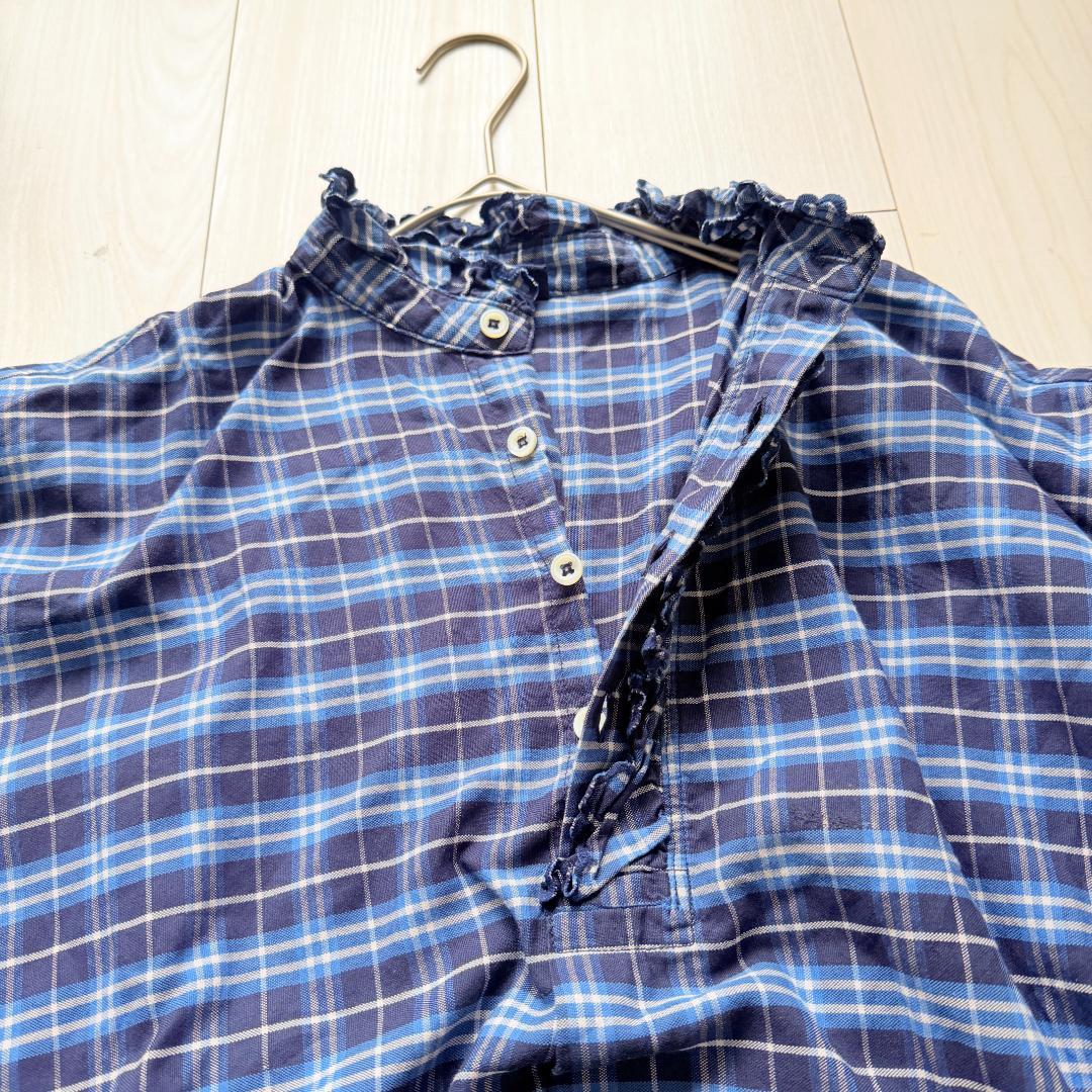 美品・現行品✨45R 　薄オックスのカットワークプルシャツ　R刺繍　フリル