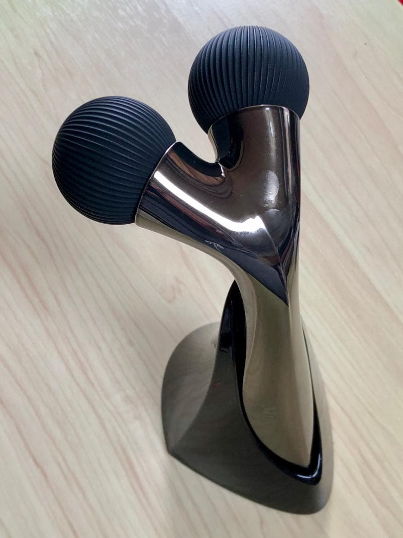 新品　未使用品　美顔ローラー　MDNA SKIN オニキスブラック　遠赤外線