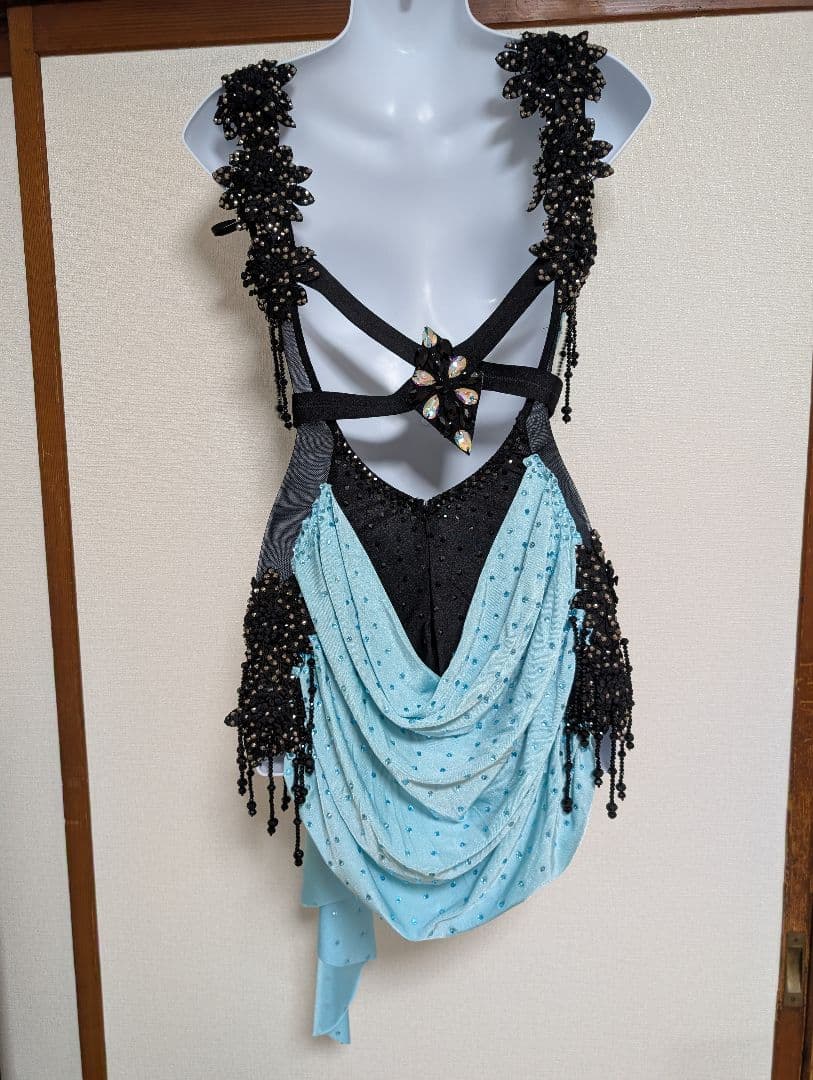 ラテン用　水色 ビーズ装飾 ドレープダンス衣装