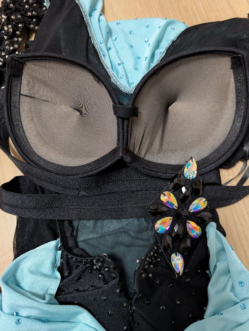 ラテン用　水色 ビーズ装飾 ドレープダンス衣装