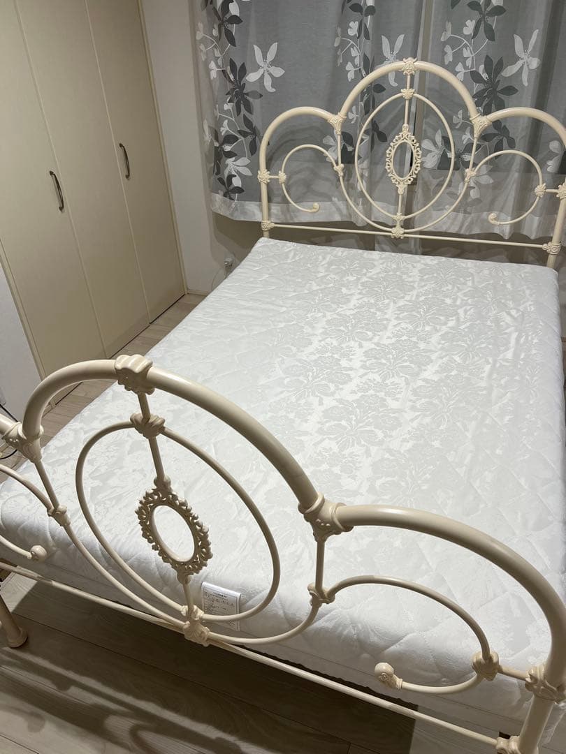 【送料込み】Laura Ashley ベッド ダブル ローラアシュレイ