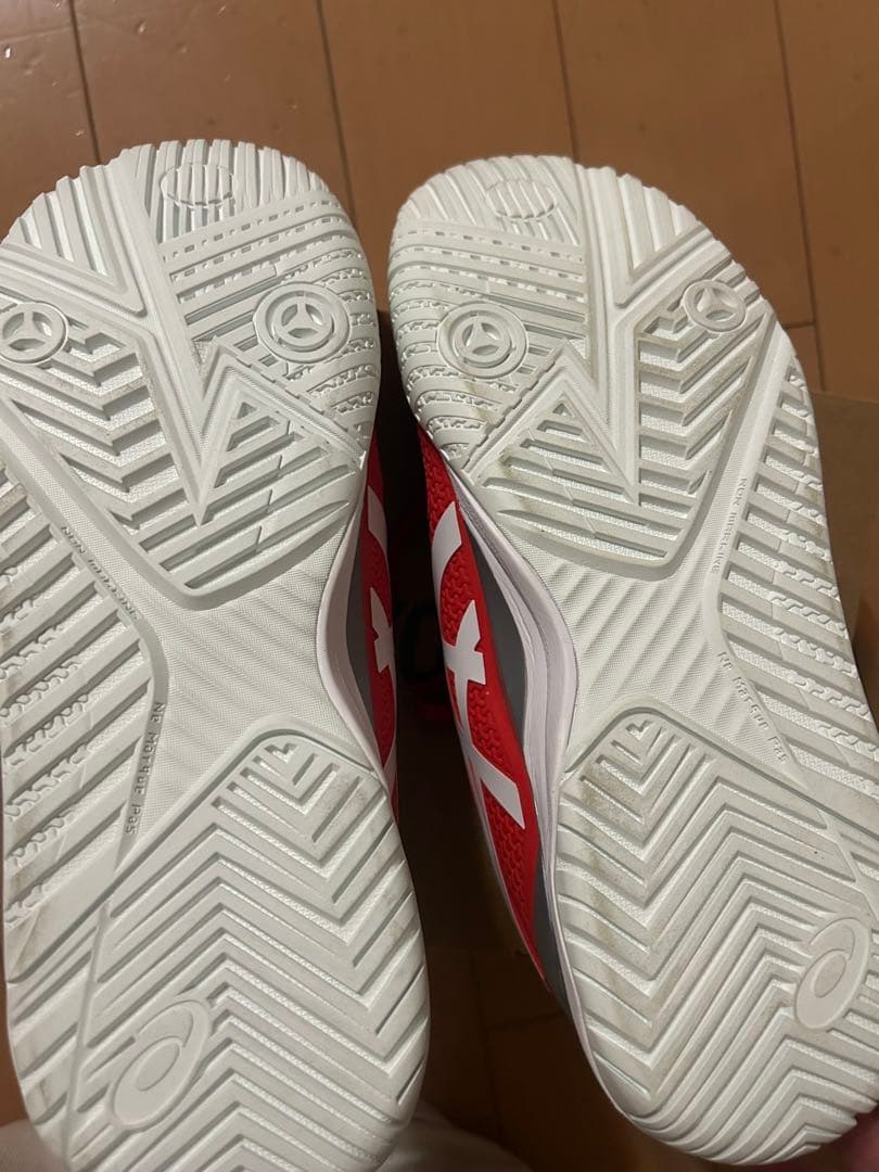 asics テニスシューズ 新品未使用24.5cm レッド