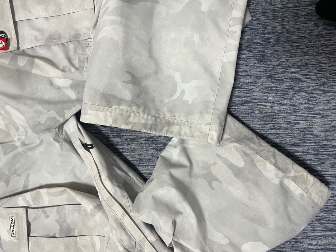 Volcom ホワイト迷彩 スノーボードウェア XXL