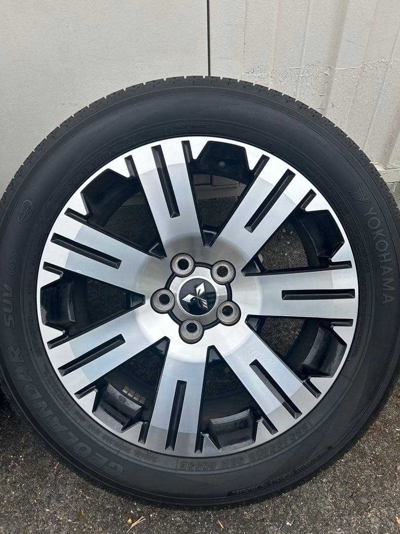 三菱デリカd5 純正タイヤホイール18インチ　4本セット