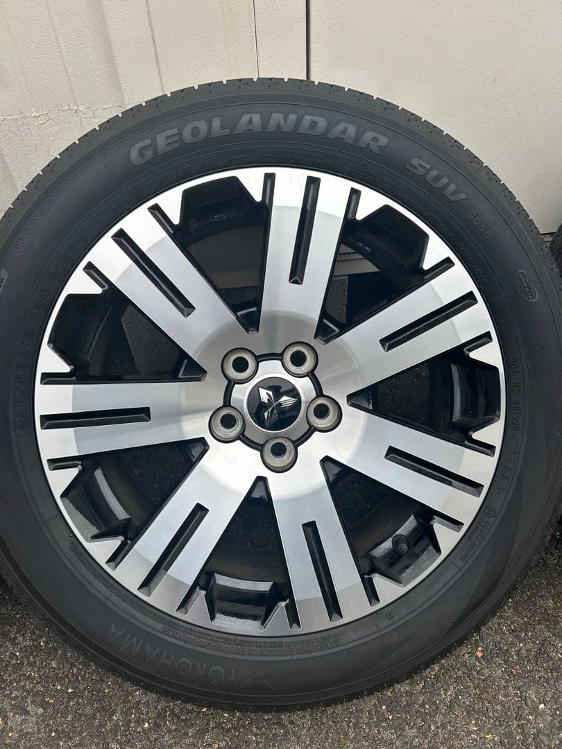 三菱デリカd5 純正タイヤホイール18インチ　4本セット