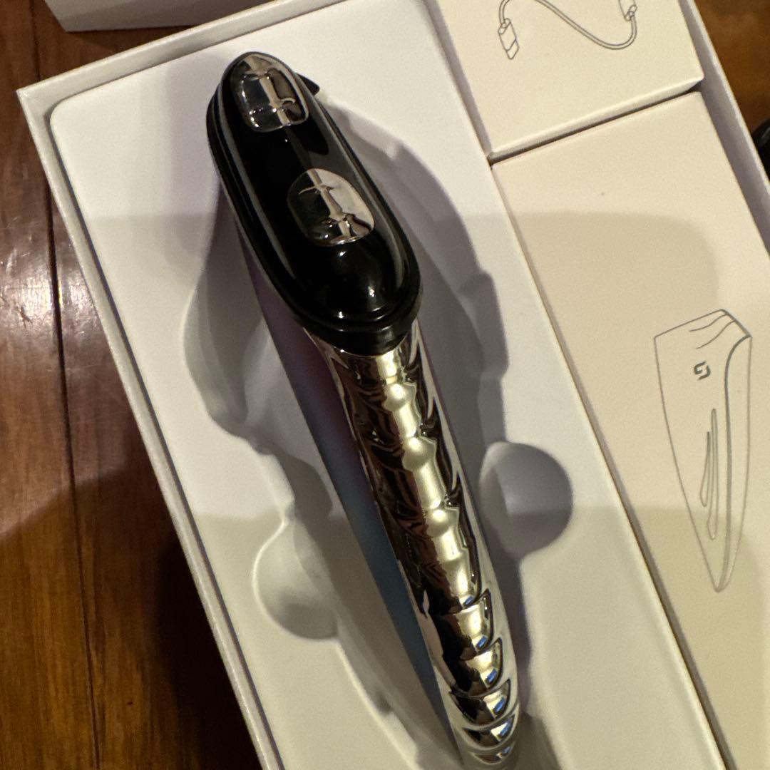 [エクストラカッサ/ GACKTプロデュース美顔器]