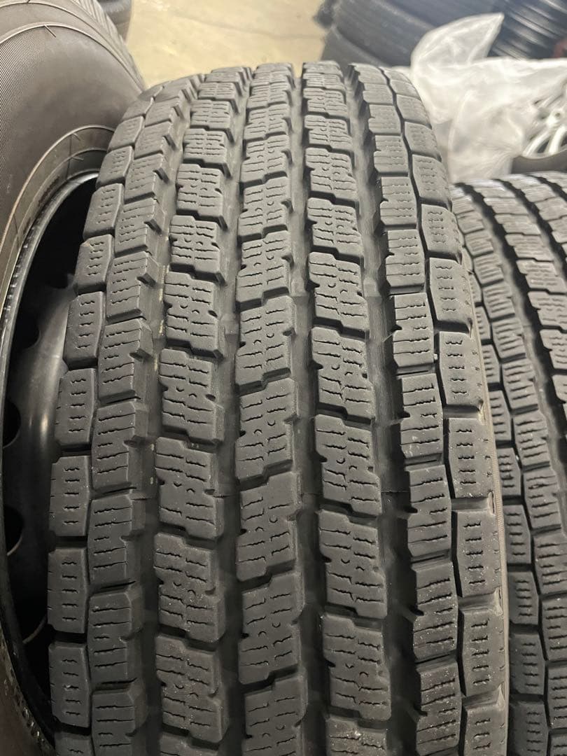ハイエース　バリ山　ヨコハマ　スタッドレスセット　195/80Ｒ15