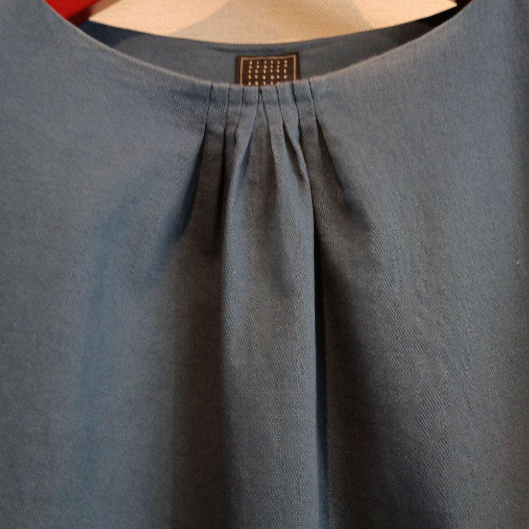 刺繍入り青の七分袖ひざ丈ワンピース