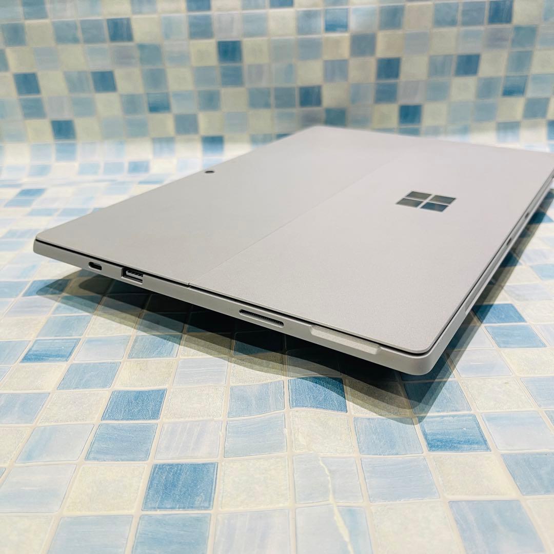Microsoft Surface Pro7 SSD256GB 8GBメモリ