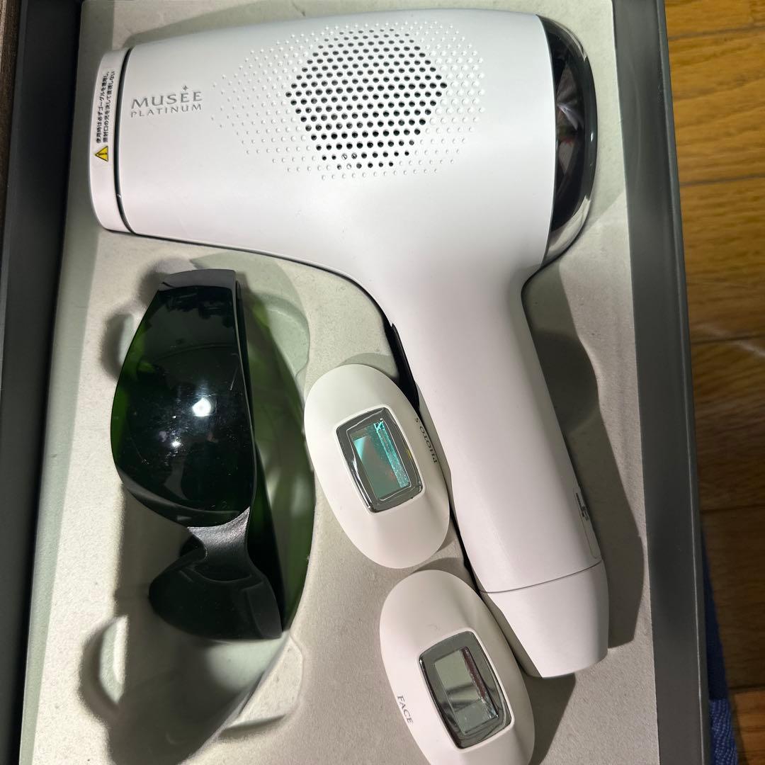 MUSÉE PLATINUM 脱毛器 本体と付属品
