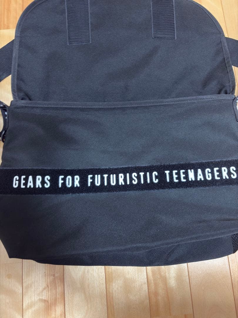 HUMAN MADE MESSENGER BAG LARGE バッグ