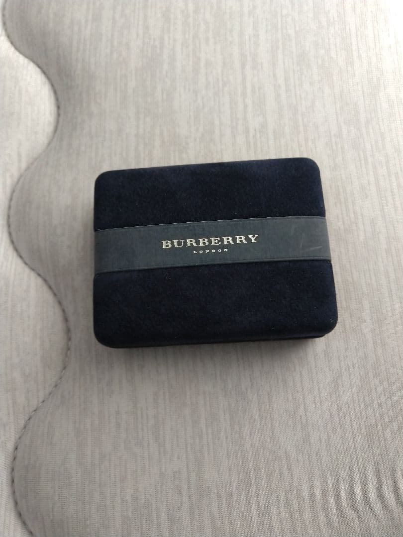 美品 BURBERRY シルバーマネークリップ