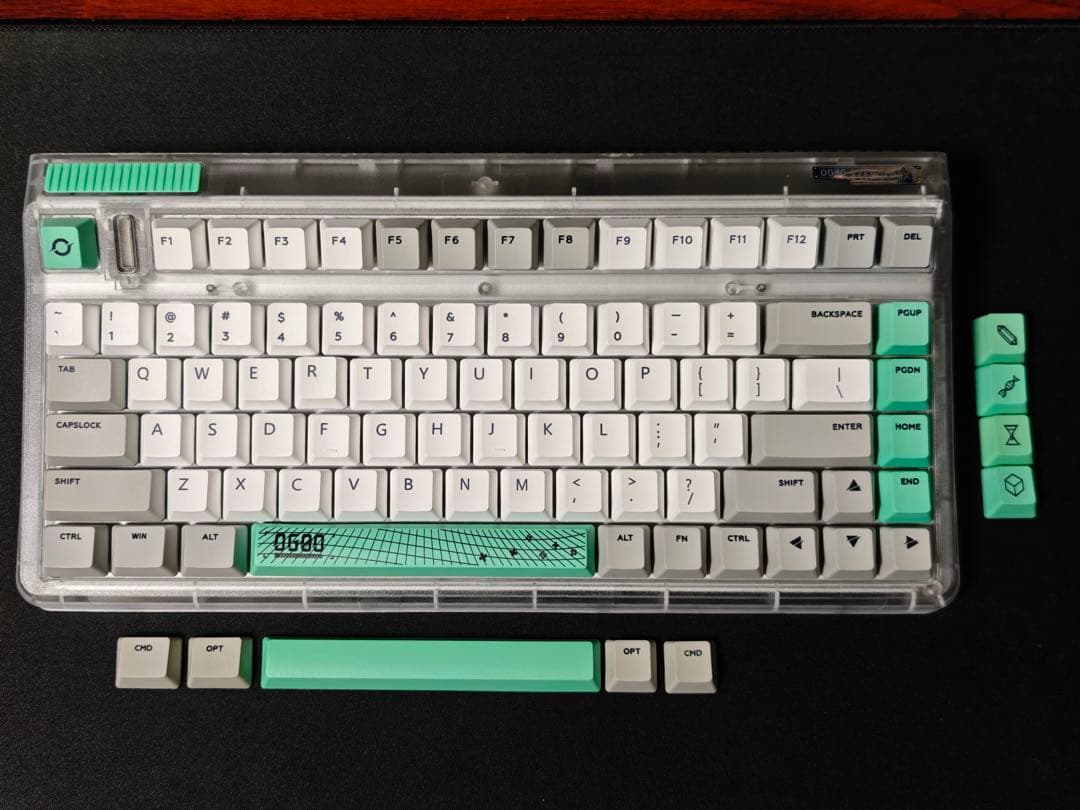 iQunix OG80 USB-C メカニカルキーボード