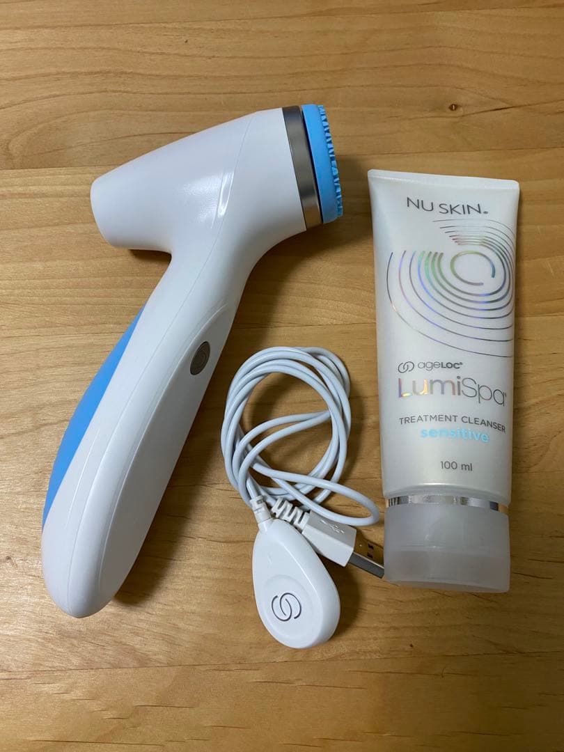 【美品】ニュースキン　ルミスパ　美顔器　クレンザー付き（デリケート）