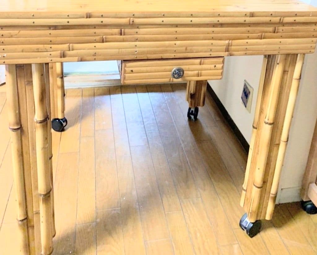 梅里竹芸製品のテーブル　値下げしました