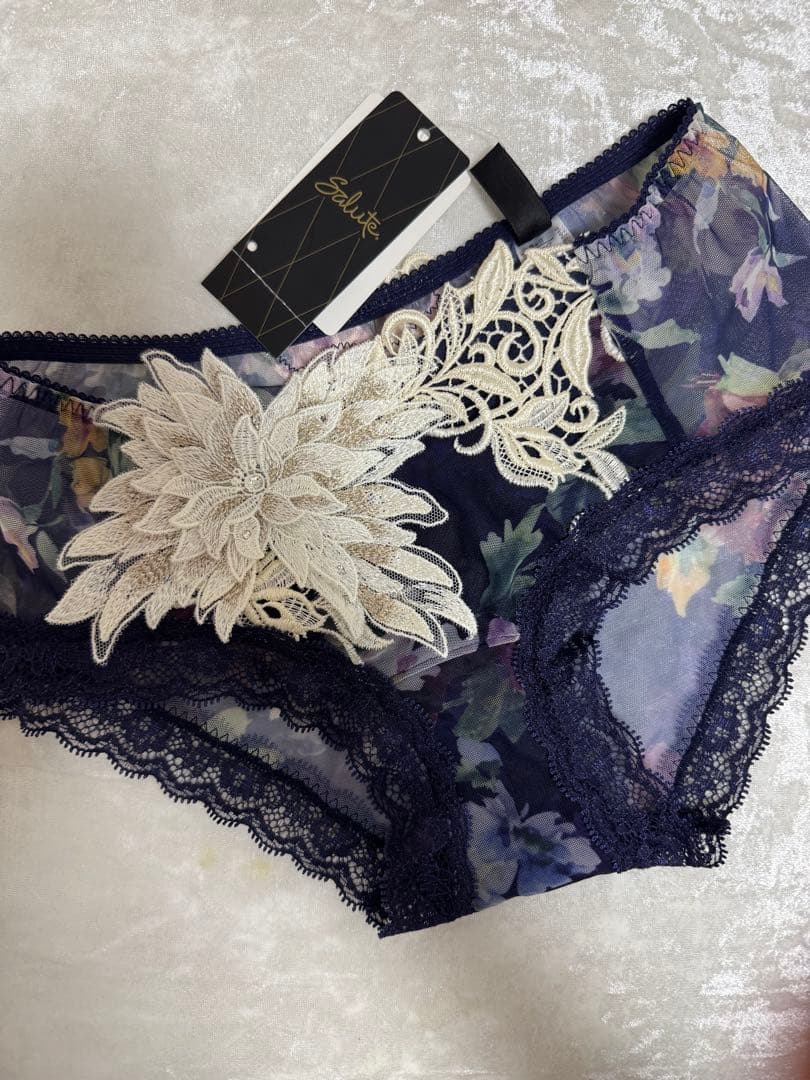 ブラジャーショーツセット　サルート62G ブラE70ショーツM