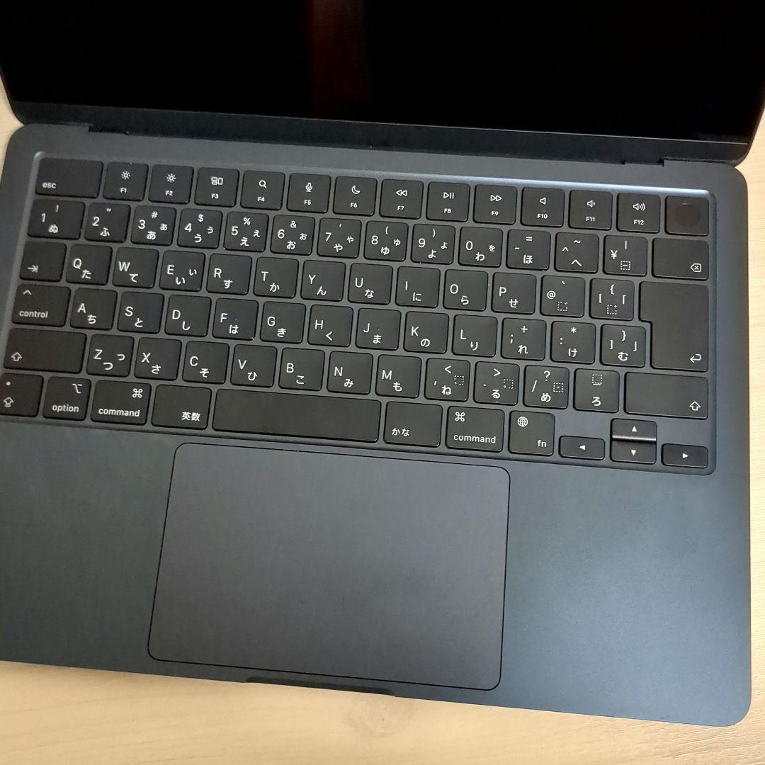 MacBook Air 2022　M2　8GB_256GB