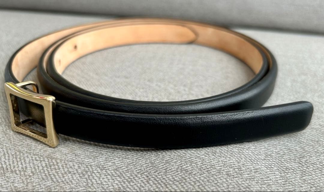 マニュエラ　ブラック　革　ベルト