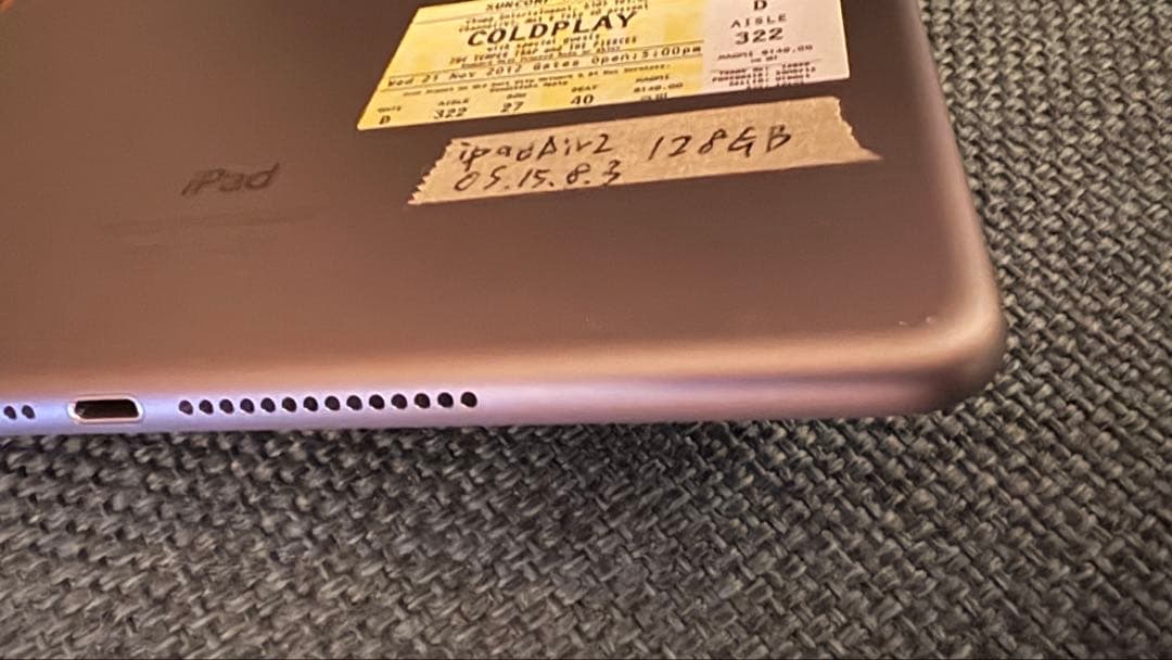 デ*ル様 iPad Air 2 128GB 中古普通　おまけつき