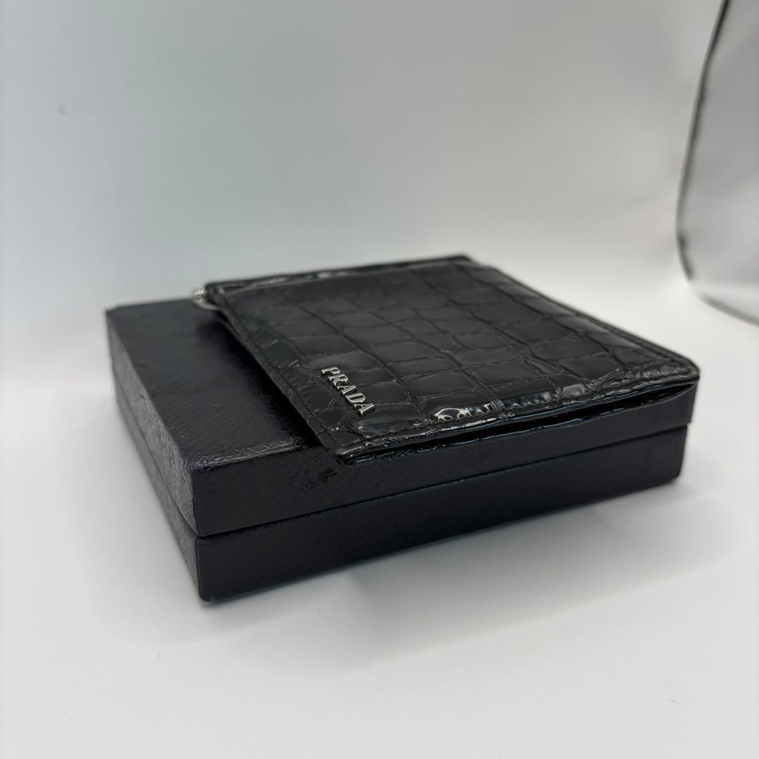 希少品/付属品　PRADA 二つ折り財布　マネークリップ　クロコ　エナメル　黒色