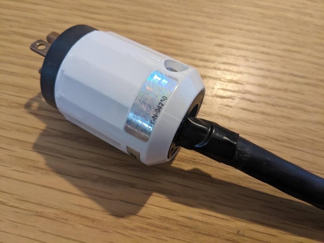 オヤイデ電気 BLACK MAMBA V2 とコネクター