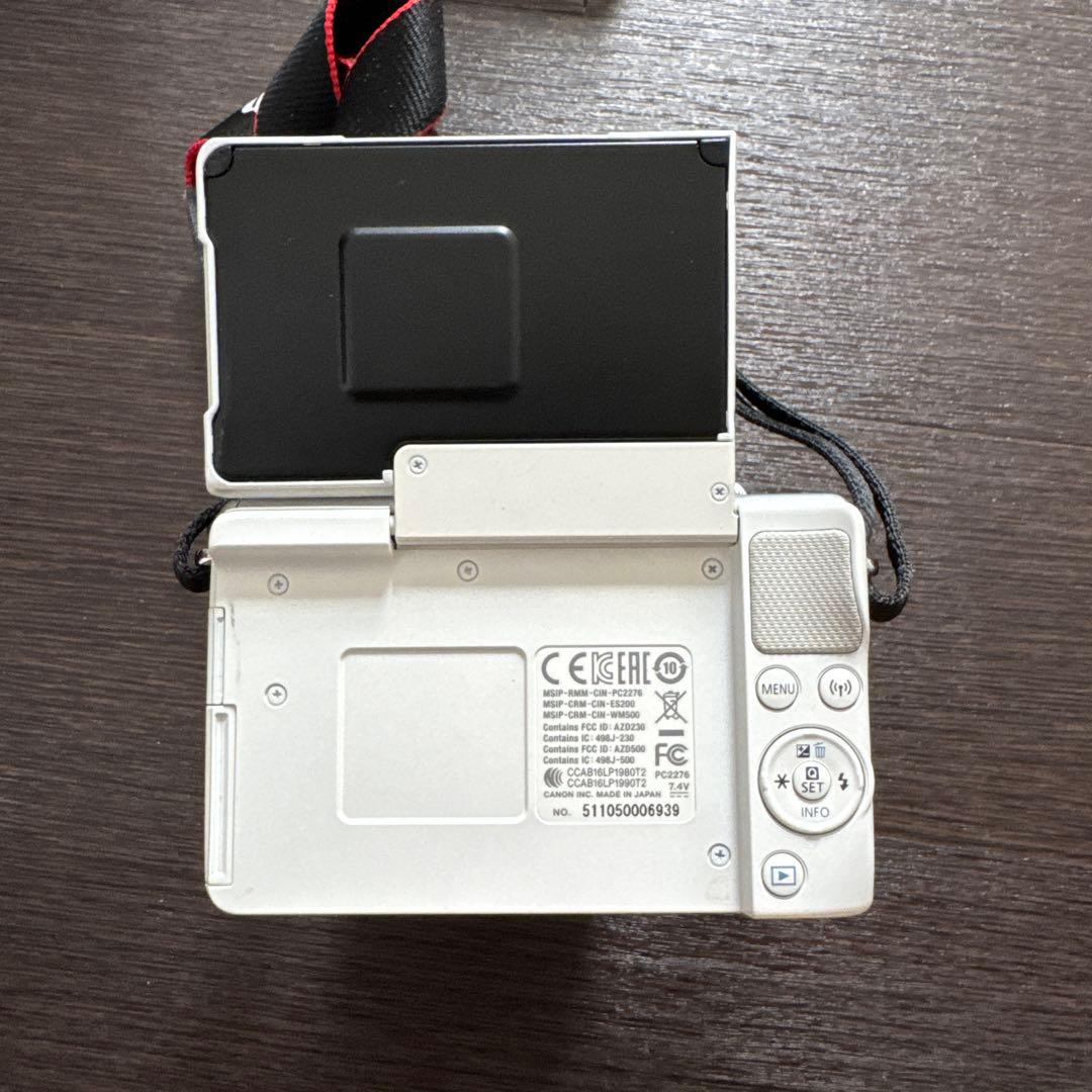 canon eos m100 ミラーレス一眼　デジカメ　ホワイト
