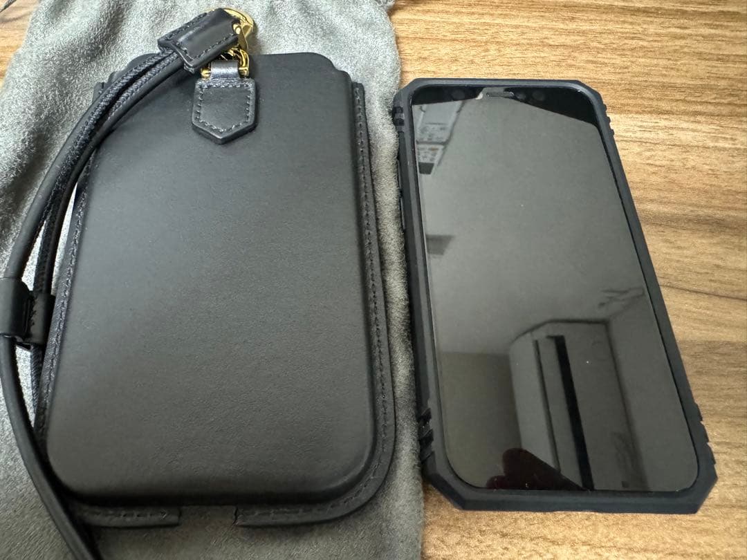 TOM FORD (トムフォード) レザー スマホケース イタリア製