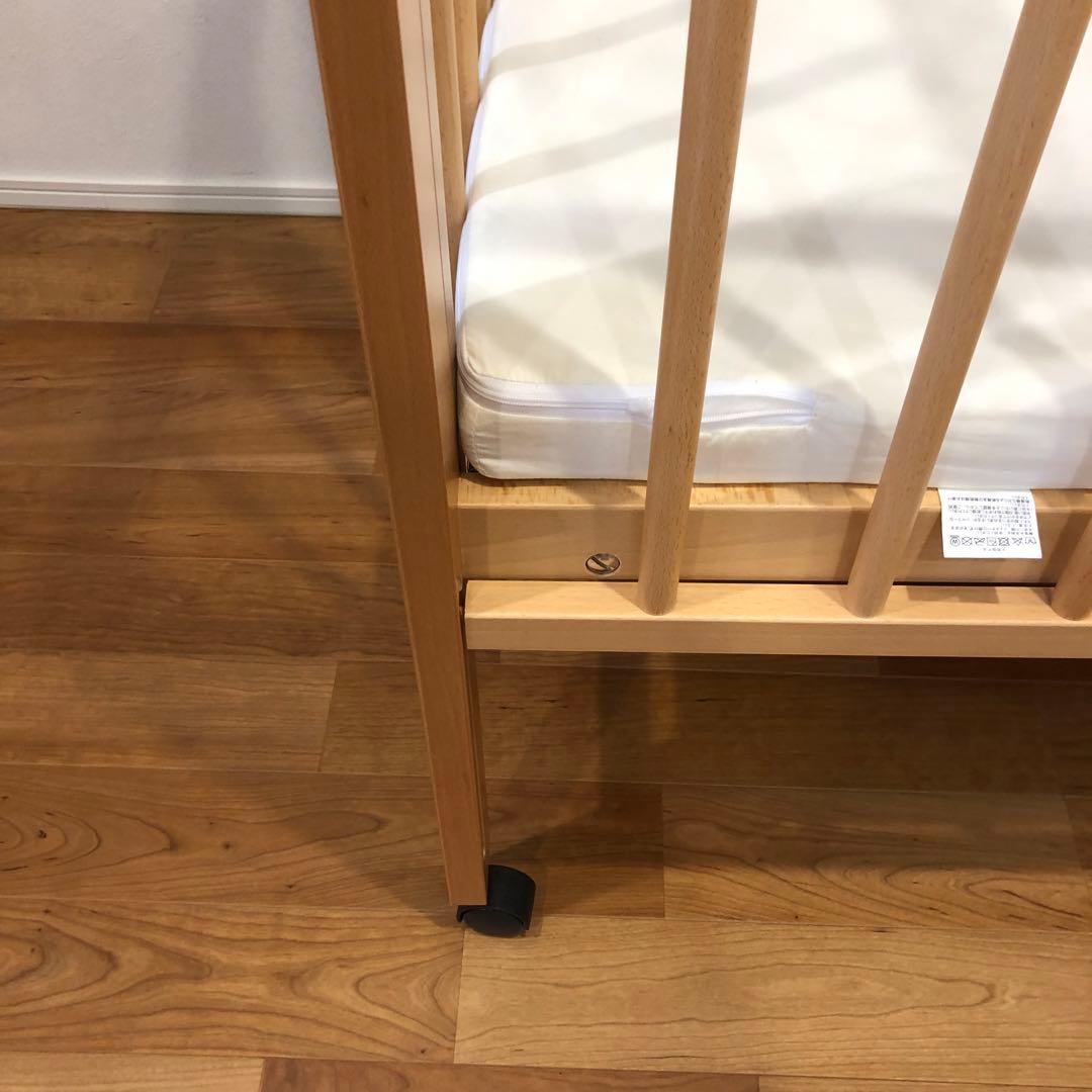 【極美品】石崎家具　cool 木製ベビーベッド キャスター付き