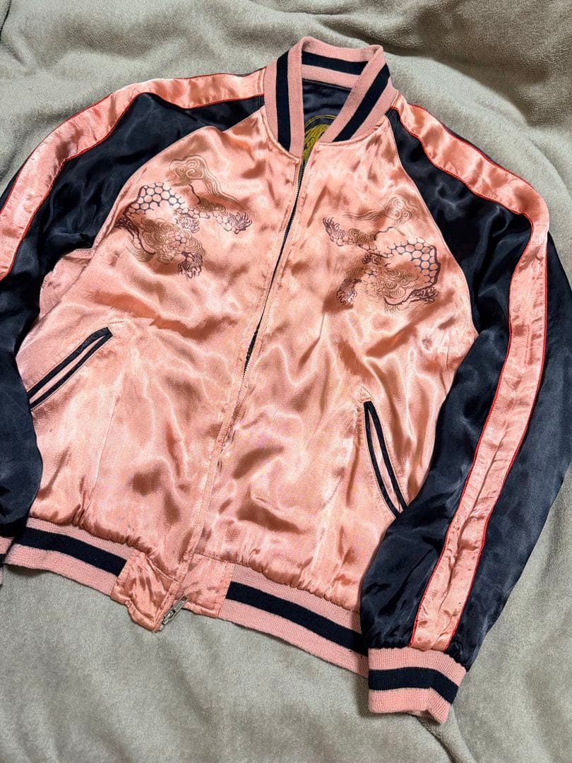 美品 ２面用 JAPANESE SCRIPT ライオン 日本限定 スカジャン