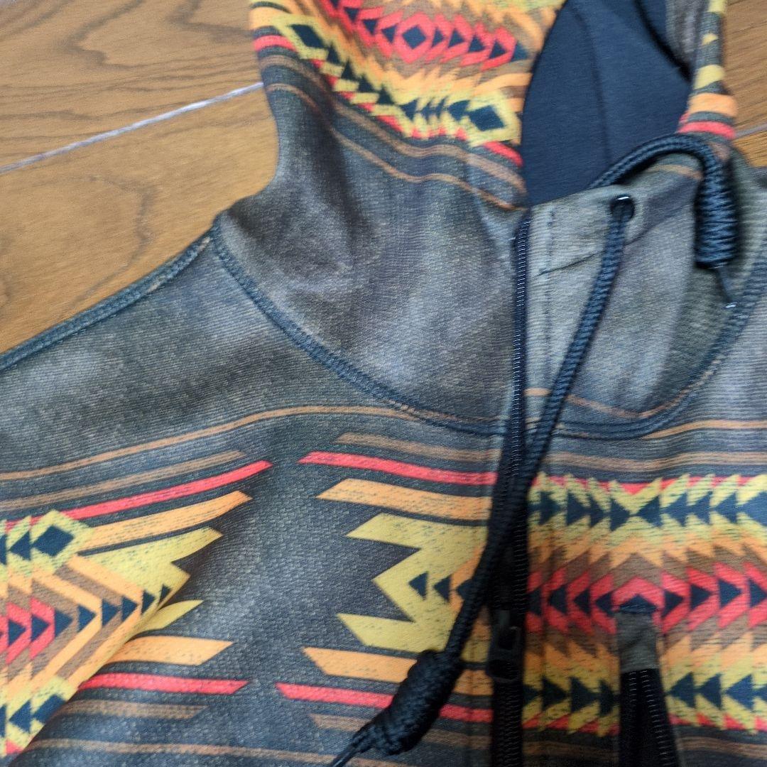 【激レア】バートン　撥水パーカー ボンディング　ロゴ　L　総柄　幾何学模様