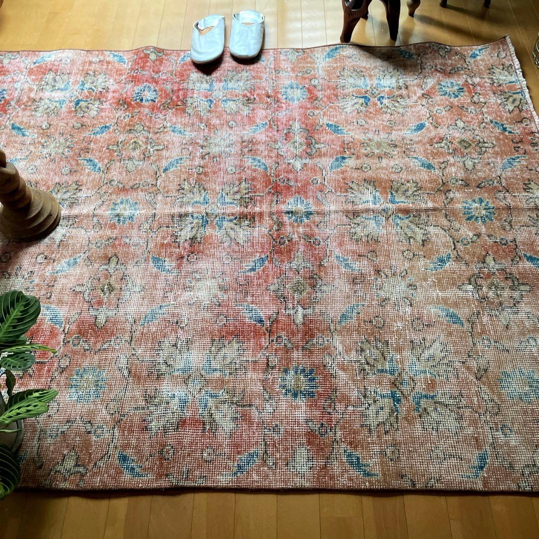 130×184 擦れシャビー　サーモン　草花ボタニカル　トルコヴィンテージラグ