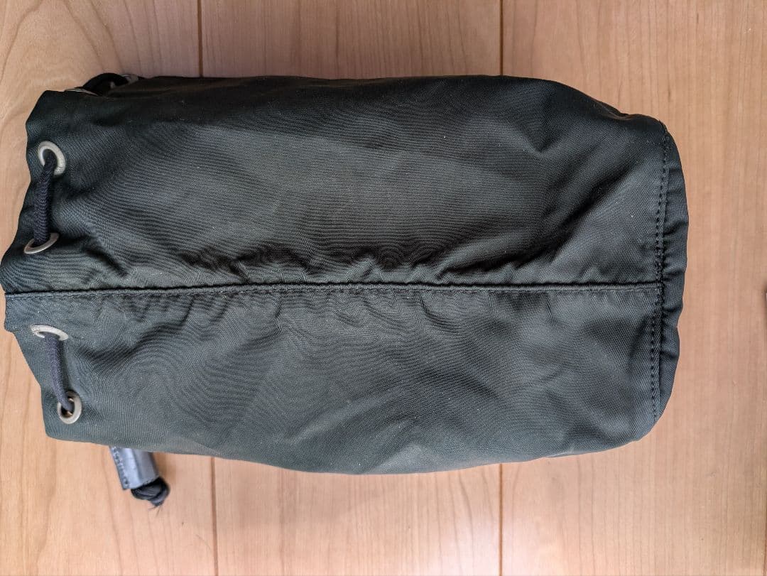 PRADA 巾着ポーチ　黒