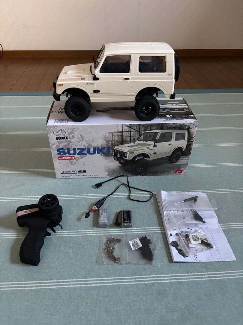 WPL RC SUZUKI Jimny 1/10 ラジコンカー ホワイト