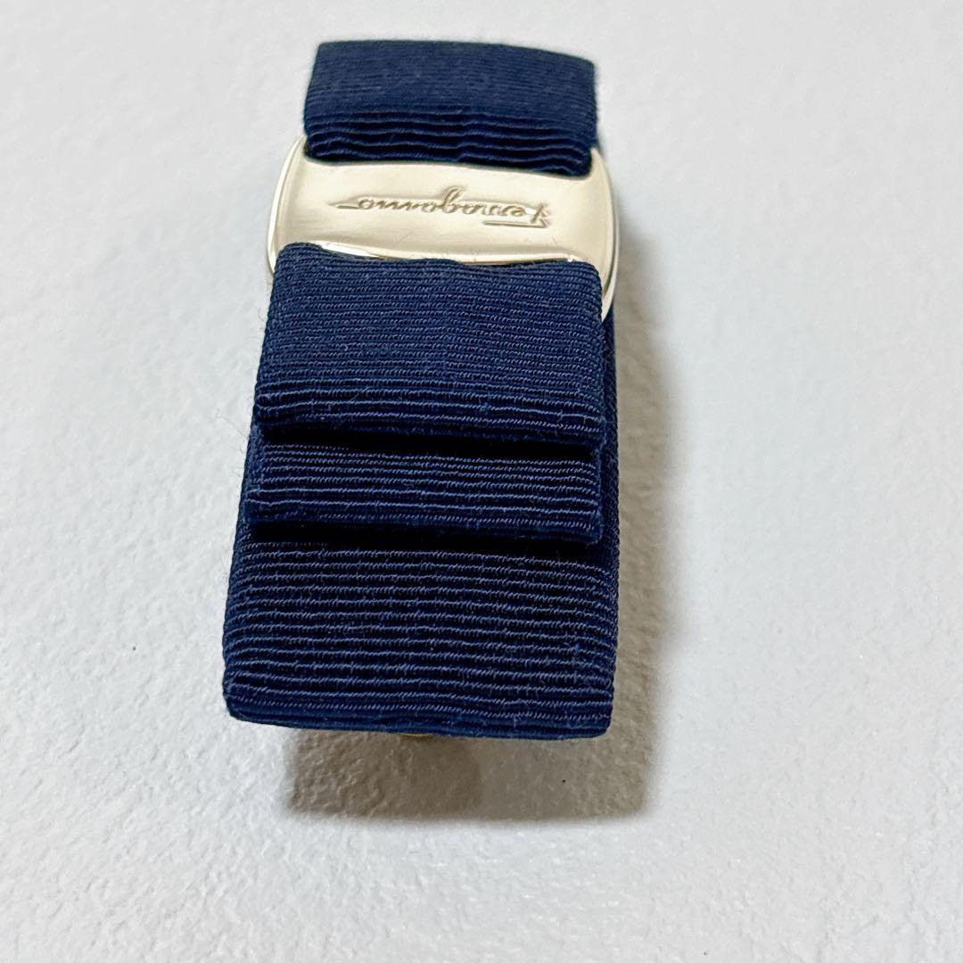 サルヴァトーレフェラガモ ヴァラリボン バレッタ ゴールド ブルー