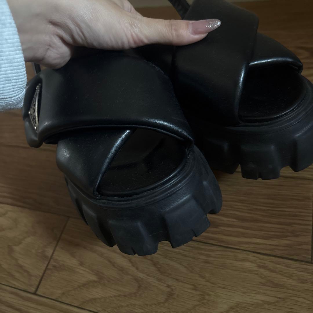 PRADA ブラック 厚底サンダル