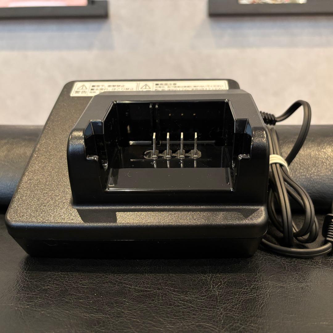 【美品】Panasonic 電動自転車用バッテリー充電器 NKJ075Z1