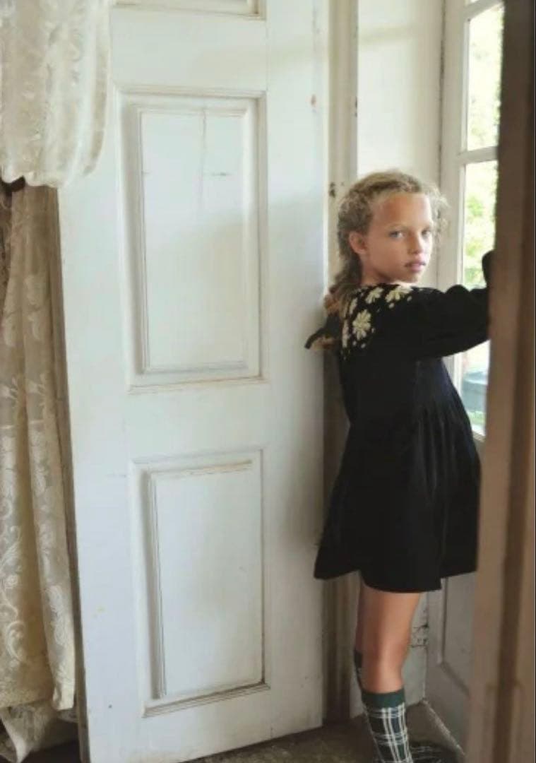 ワンピース bonjour diary Black velvet dress 4y