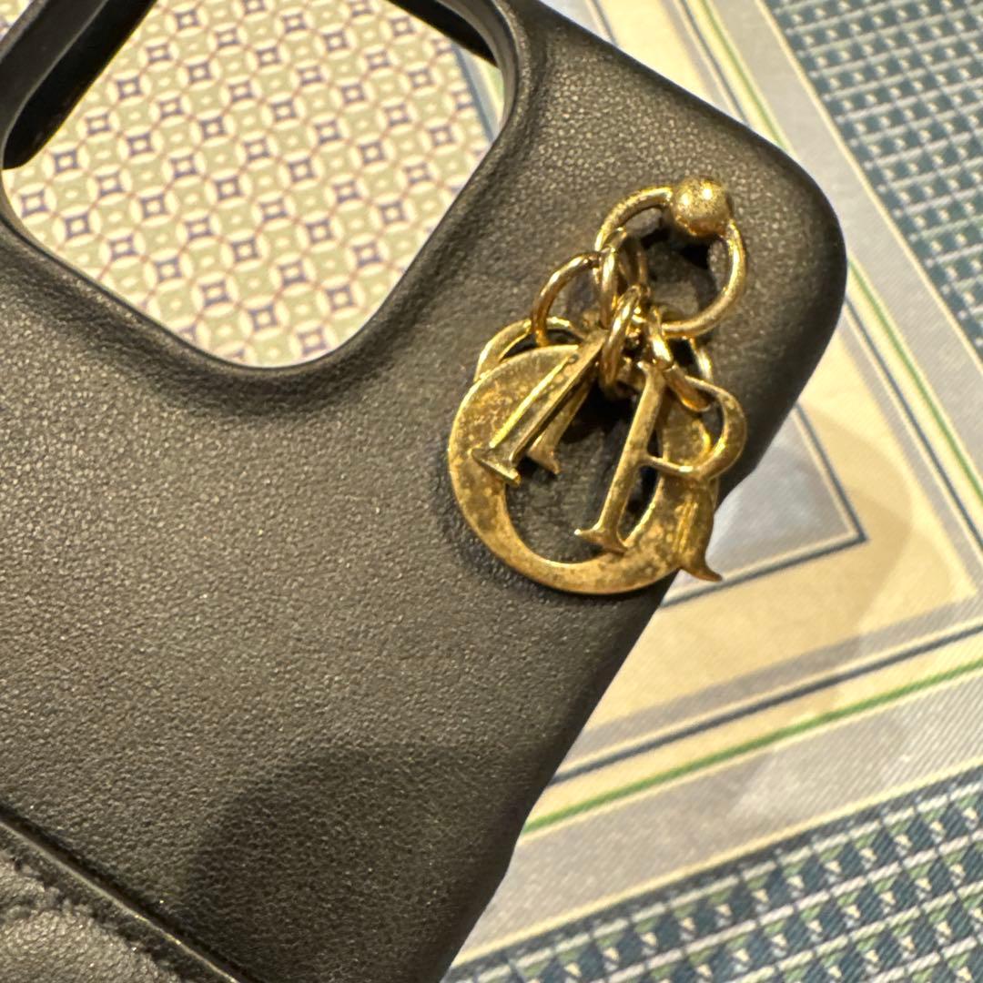 ディオールブラック キルティング iPhoneケース チャーム付き