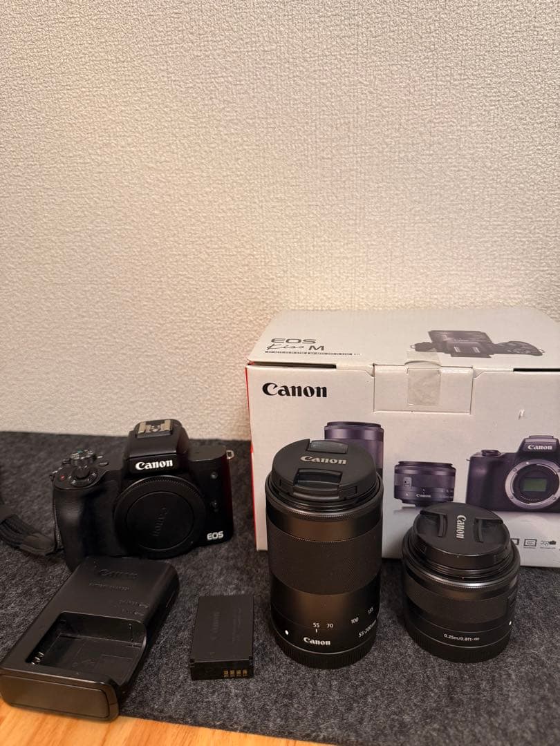 Canon EOS Kiss M ダブルズームキット ブラック