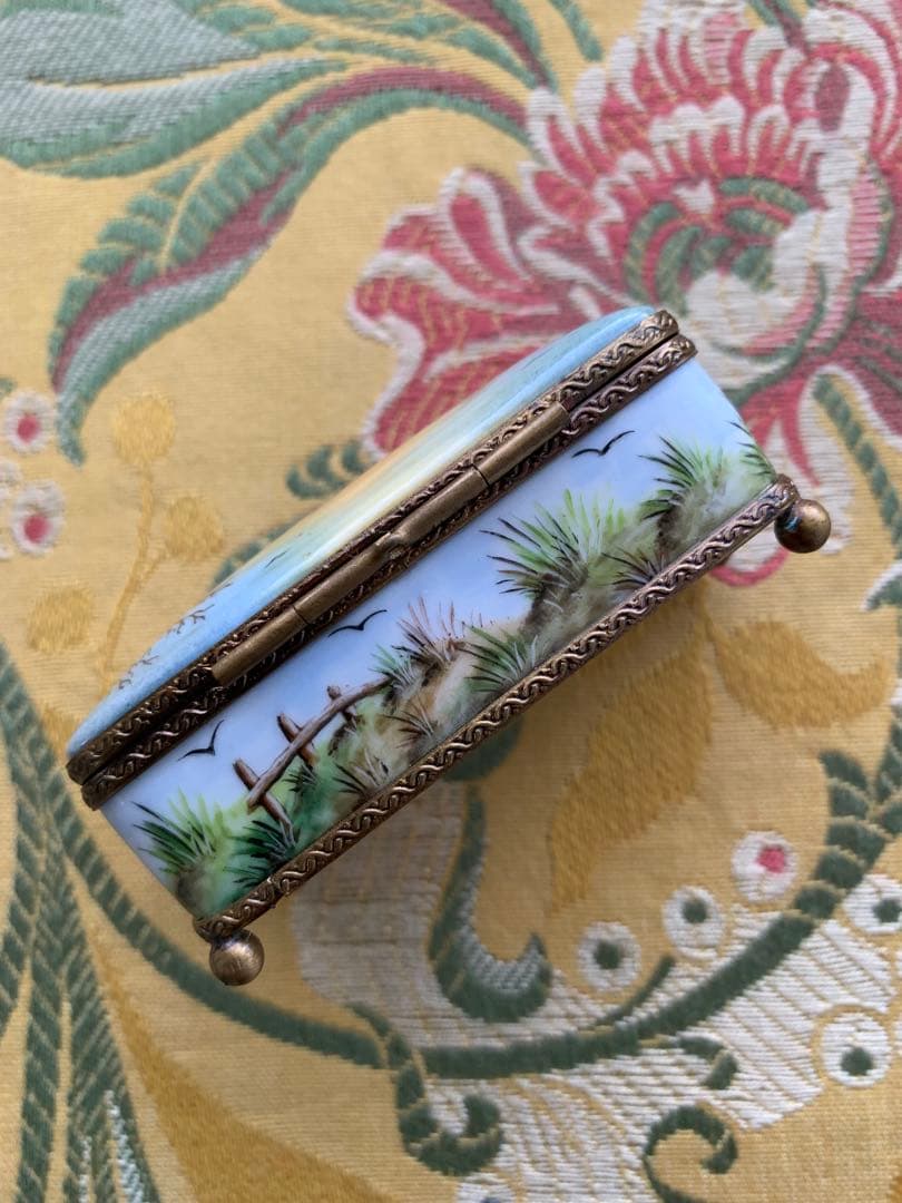 リモージュボックス　フランス製　もう絵画の芸術です！細かく描かれた風景が素敵！