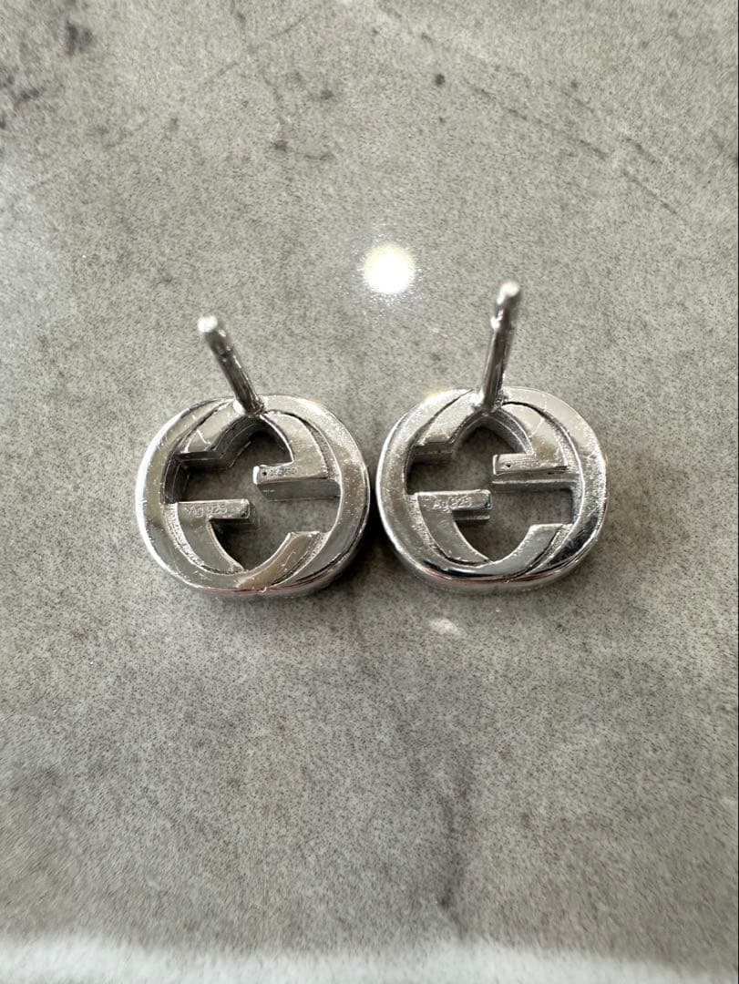 GUCCI ロゴスタッドピアス シルバー925