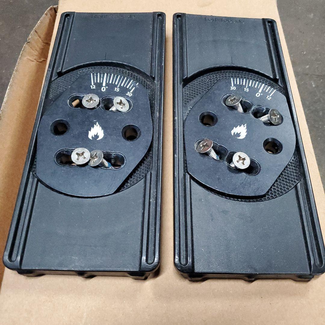 spark r&d canted pucks　ソリッドボードパック