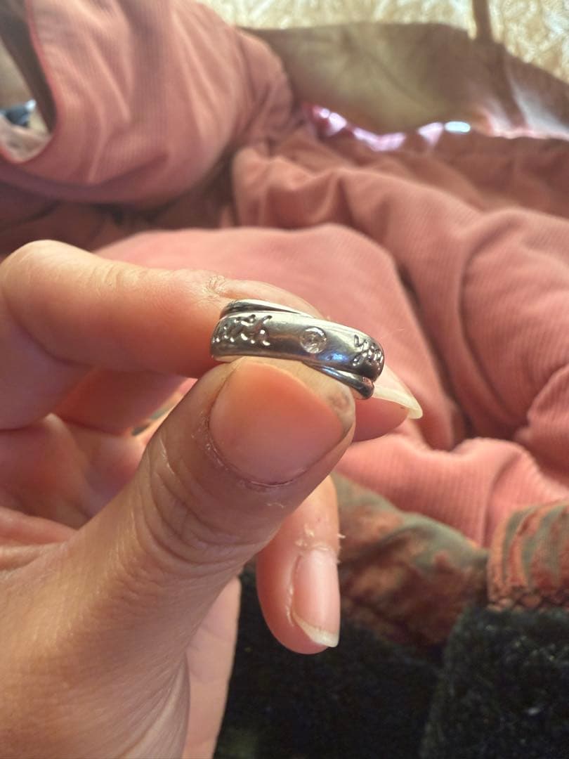 シルバー 彫刻入り ストーン付きリング