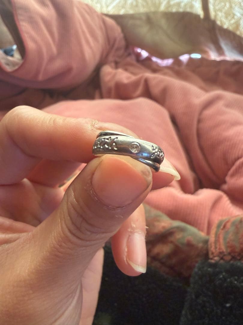 シルバー 彫刻入り ストーン付きリング