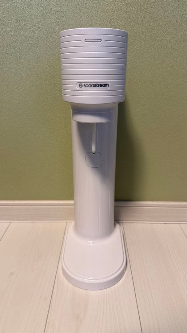 【極美品】SodaStream 炭酸水メーカー ホワイト