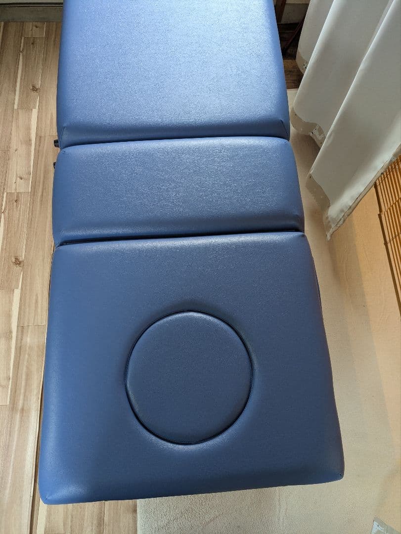 高田ベッド【未使用品】折りたたみマッサージベッド