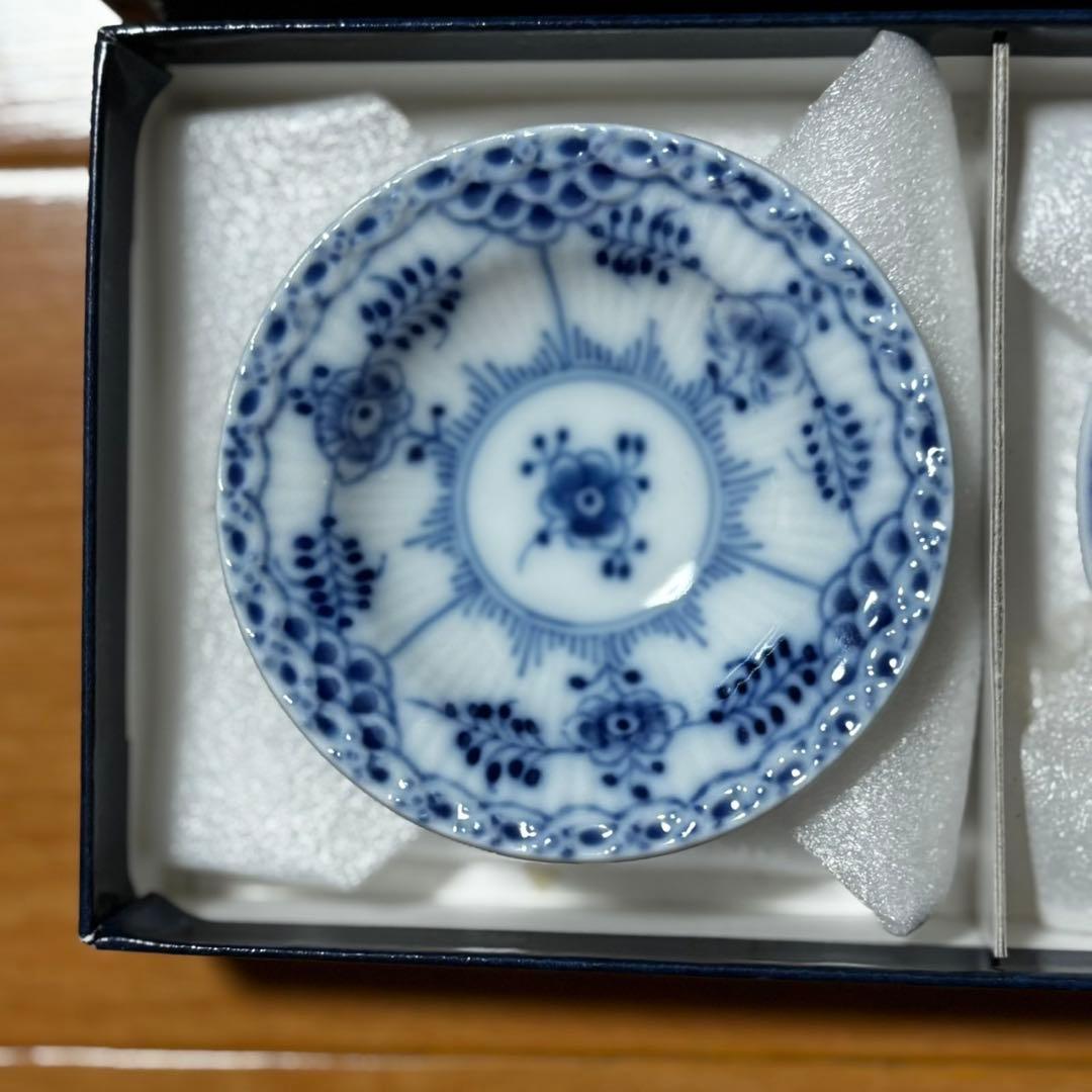 未使用 ロイヤルコペンハーゲン ハーフレース プレイン ブルーフラワー 豆皿