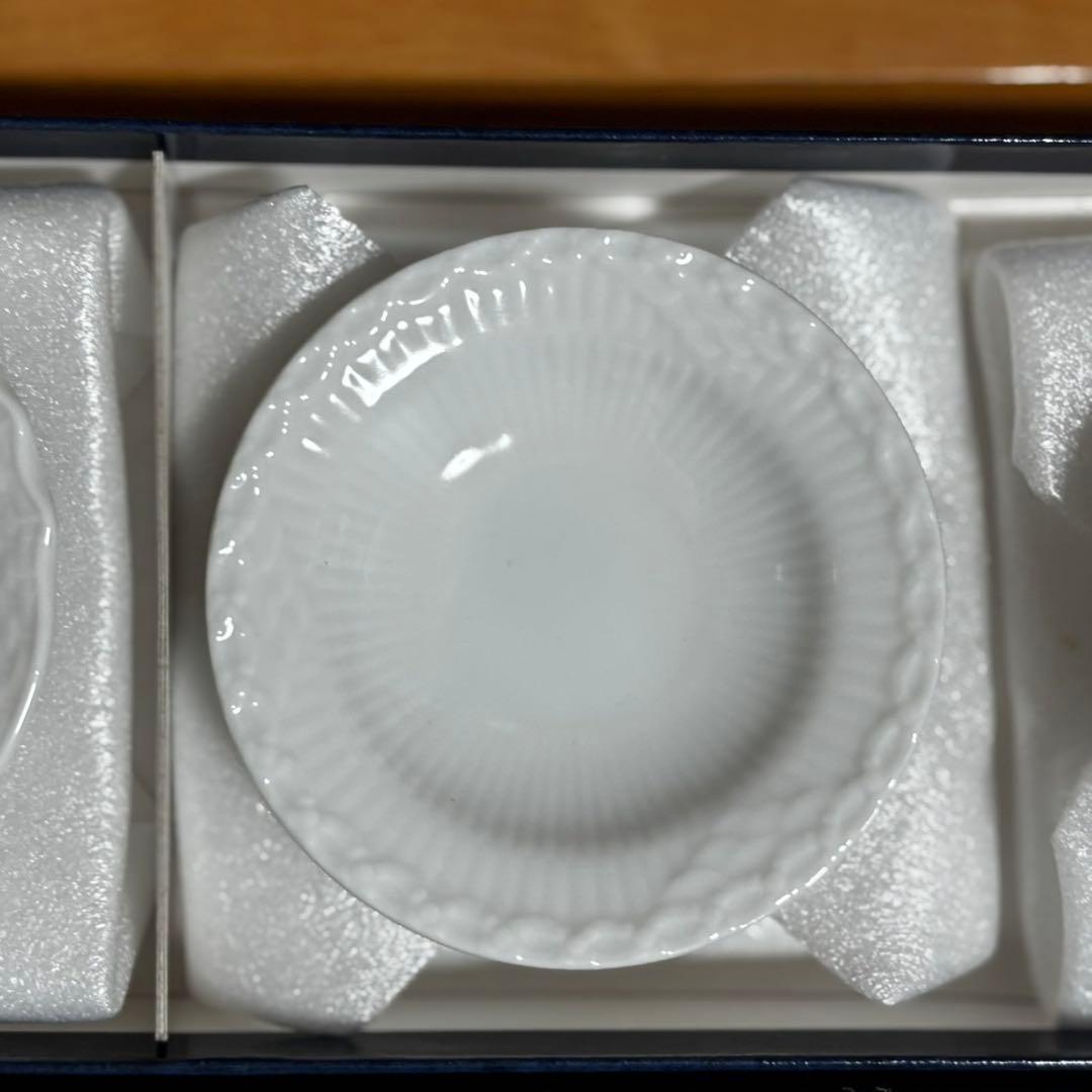 未使用 ロイヤルコペンハーゲン ハーフレース プレイン ブルーフラワー 豆皿