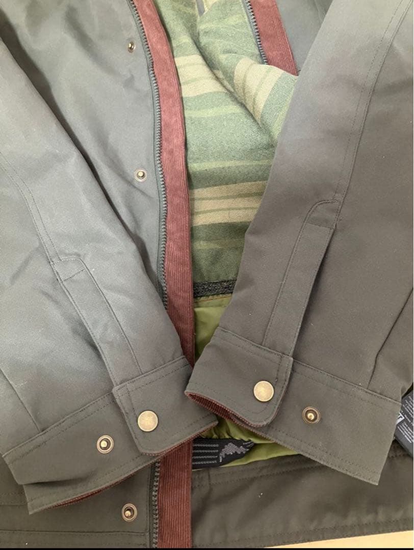 ま*ら様 Burton フード付きジャケット オリーブ